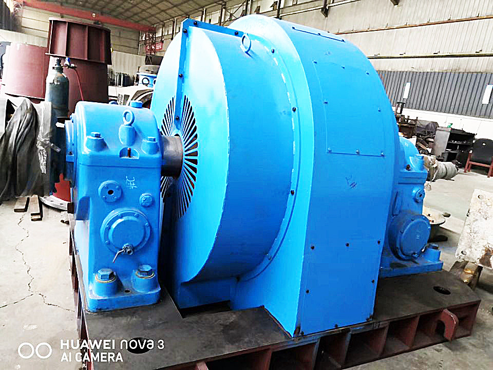 Power Output Brushless Water Turbine Generator 300-3000rpm Speed Range 220V-690V Rated Voltage
