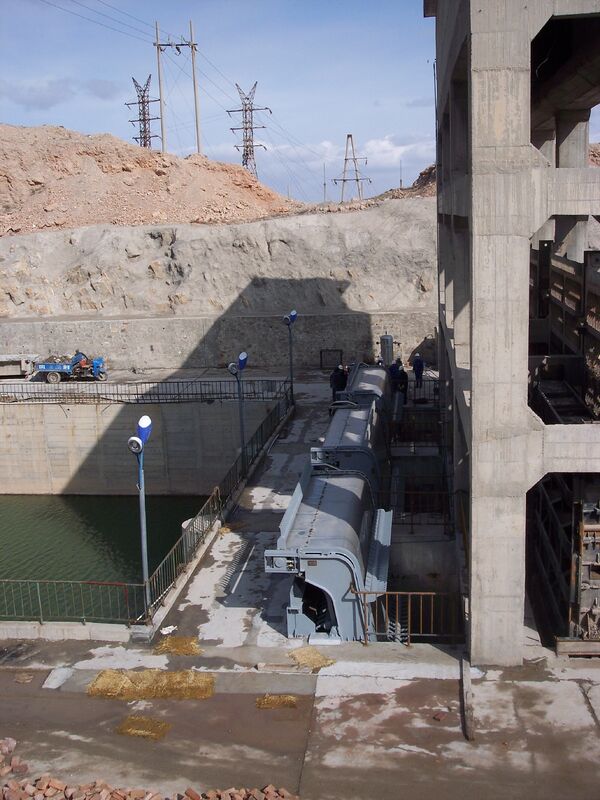 Thickness 4.5 to 16 Mm Trash Rack Cleaning Machine with Speed Range 150RPM to 1000RPM and Rack Width Compatibility 0.5 To 3 Meters