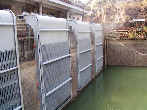 OEM Trash Rack Cleaning Machine with 4.5 to 16 Mm Thickness and 0.39 to 15mm Grid Interval for Water Intake Maintenance