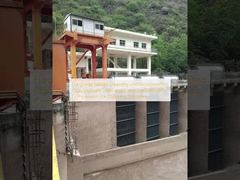 Hardened Metals Cleaning Unit Incorporating High Strength Steel and Corrosion Resistant Components for Cleaning Solutions